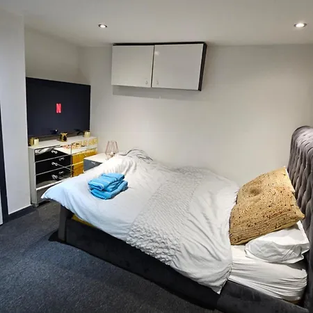 Beautiful En-suite In -lower Floor * Leeds (West Yorkshire)