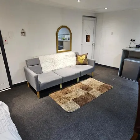 Beautiful En-suite In -lower Floor Leeds (West Yorkshire)