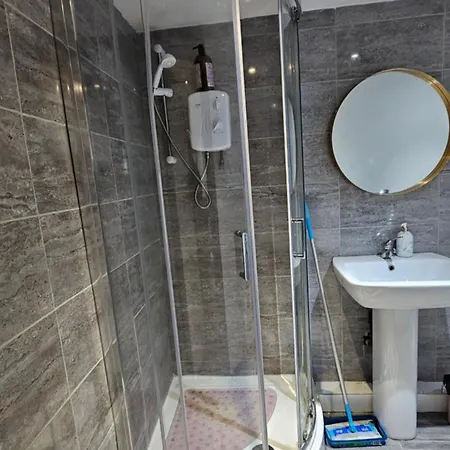 Apartment Beautiful En-suite In -lower Floor Leeds (West Yorkshire)