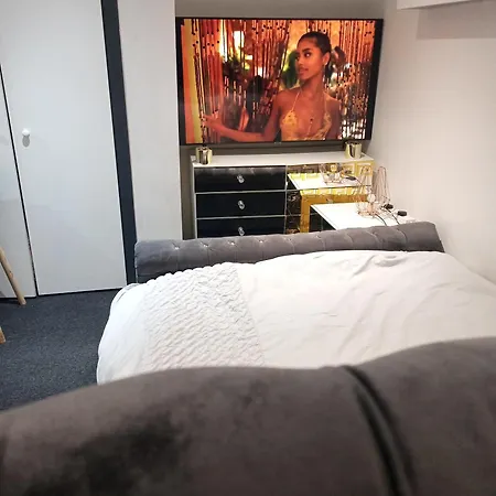 Apartment Beautiful En-suite In -lower Floor Leeds (West Yorkshire)