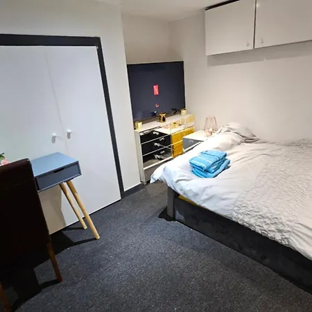 Beautiful En-suite In -lower Floor Leeds (West Yorkshire)