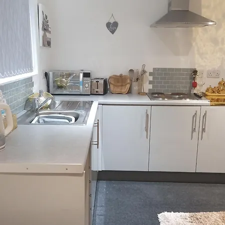 Beautiful En-suite In -lower Floor * Leeds (West Yorkshire)
