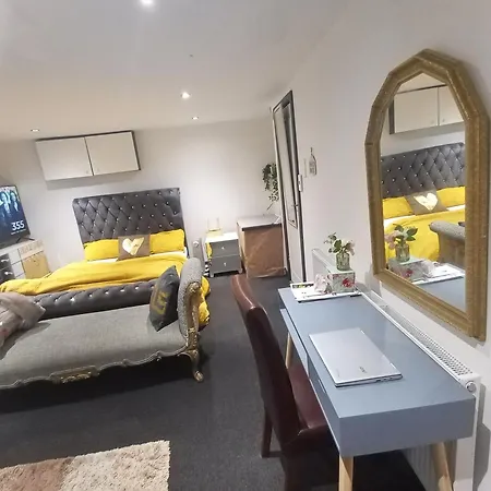 Apartment Beautiful En-suite In -lower Floor
